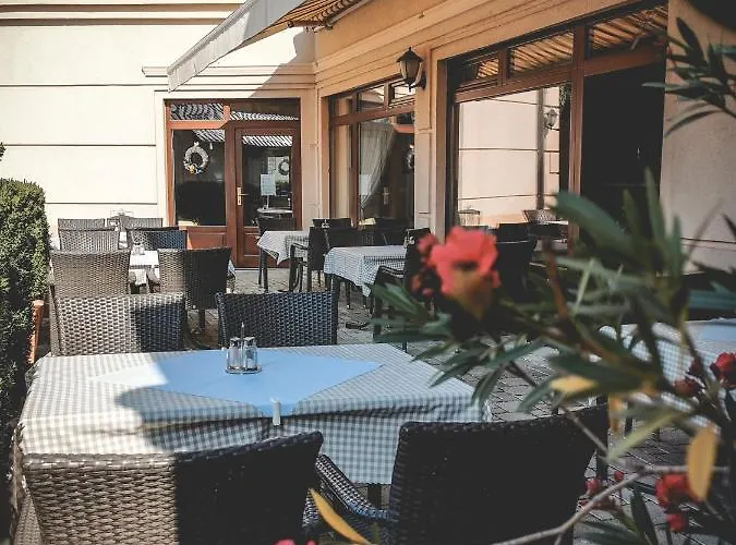 Restaurant Pansion Wien 3* Cierny Brod